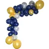 Image de Décoration avec guirlande organique et ballon bleu marine/or (x1) REF/50530
