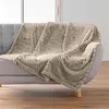 Image de Plaid polaire cocooning 125x150 taupe Mini Frosty