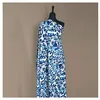 Image de Tissu viscose digital fleuri vendu au mètre(...) - 5,5 Bleu