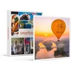 Image de SMARTBOX - Coffret Cadeau Vol en montgolfière en famille au coeur de la Touraine avec visite d'une cave et dégustation de vin-Sport & Aventure