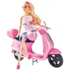 Image de Steffi Love et son Scooter Chic