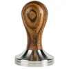 Image de Sorso Tasseur de barista, en acier inoxydable, avec un manche en bois, 57 mm - Marron, Machine à café : accessoires, Marron