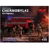 Image de ICM Tchernobyl2. Fire Fighters(AC-40-137A firetruck&4figur&diora base w.backgrou