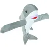 Image de Wild republic peluche requin huggers - Blanc