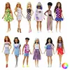 Image de Barbie poupée Fashionistas robe à volants