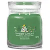 Image de Bougie signature sapin de Noël scintillant modèle moyen - Yankee Candle - Vert - Cire
