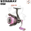 Image de Moulinet Spinning Sakura Stingray Egi 2.0 + Tresse : Contenance - 100m/0,10, Frein - 5,5kg, Poids - 220g, Ratio - 5.4/1, Récupération - 71cm, Taille Moulinet - 2500