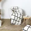 Image de Plaid à carreaux effet bouclette 130x160 blanc et noir