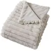 Image de Plaid SELA imitiation fourrure côtélée et flanelle - 150 x 125 cm - Beige
