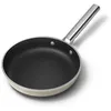 Image de Poêle 24 cm crème mat Smeg FPF2402CRM