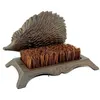 Image de Brosse nettoyage chaussure en fonte et fibre de coco Hérisson