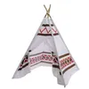 Image de Tipi indien avec tiges en bambou