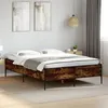 Image de vidaXL Bedframe bewerkt hout metaal gerookt eikenkleurig 140x200 cm3279799