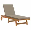 Image de Chaise longue avec roues et coussin en taupe en bois massif