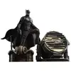 Image de Hot toys Figurine Batman & Bat-Signal 1/6
