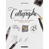 Image de Initiation à la calligraphie : alphabets, lettres ornées, entrelacs... expliqués pas à pas en occasion ou reconditionné