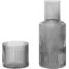 Image de Carafe et verre Ripple gris fumé - Ferm Living
