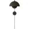 Image de Applique murale avec prise noir mat Flowerpot VP8 - &tradition