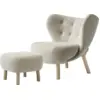 Image de Fauteuil Little Petra et pouf en laine beige et chêne - &Tradition