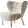 Image de Fauteuil en laine beige et pieds en chêne naturel Little Petra VB1 - &tradition