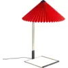 Image de Lampe de table rouge et laiton Matin - HAY