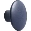 Image de Patère ronde en bois bleu foncé 9 cm The Dots - Muuto