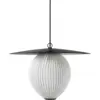 Image de Suspension blanc crème et base en métal noir 22 cm Satellite - Gubi