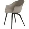 Image de Chaise beige semi-mate en hêtre teinté noir Bat - Gubi