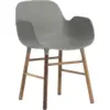 Image de Chaise avec accoudoirs en noyer naturel et pp gris Form - Normann Copenhagen