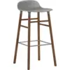 Image de Tabouret de bar en noyer naturel et pp gris 75 cm Form - Normann Copenhagen