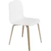 Image de Chaise blanche et chêne naturel Visu - Muuto