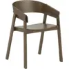 Image de Fauteuil en chêne foncé Cover - Muuto