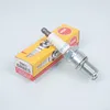 Image de Bougie D'allumage Ngk Pour Moto Aprilia 50 Rs 1995 Ã 2005 Br8es Olive Fixe / 3961 Neuf