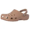 Image de Crocs Sabots Classiques, Marron