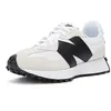 Image de Baskets New Balance 327 Blanches - 38