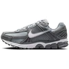 Image de Baskets basses Nike  ZOOM VOMERO 5 M67666385
