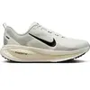 Image de Chaussures de running Nike Vomero 18 Blanc 43 HM6803-101
