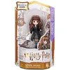 Image de Wizarding World HARRY POTTER - Figurine Hermione Granger ArticulÃ©e 8 cm - Avec Baguette Magique et Tenue Sorcier Ã  Collectionner - IdÃ©e Cadeau - Jeu Harry Potter - Jouet Enfant 5 ans et +