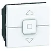 Image de LEGRAND Poussoir pour commande centralisÃ©e de volets roulants 2 modules Mosaic blanc avec enjoliveur blanc