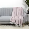 Image de Plaid ImprimÃ© GÃ©omÃ©trique Avec Franges NouÃ©es 125x150cm Rose