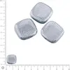 Image de Perles carrées plates en verre Silky 16 x 16 mm - Gris clair brillant x 4 pces