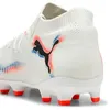 Image de Puma Chaussures De Football Future 8 Pro Fg/Ag Enfant Et Adolescent, Chaussures, Blanc/Noir/Glowing Rouge, 34.5