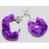 Image de Menottes en métal avec fourrure Furry Handcuffs violet