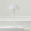 Image de Lampe De Table Simple En MÃ©tal Blanc Et Abat-Jour En Forme De DÃ´me