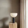 Image de New Works Kizu Small Lampe Ã Poser, Noire
