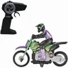 Image de Moto crosslander cascade extrême avec effets lumineux
