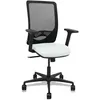 Image de Zulema - Chaise de bureau ergonomique avec mÃ©canisme synchrone, accoudoirs 2D - Dossier en maille respirante de couleur noire et