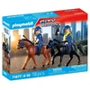 Image de 2 policiers cavaliers leurs chevaux