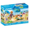 Image de Famille jouant dans le sable à plage