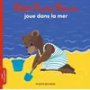 Image de Petit Ours Brun Joue Dans La Mer